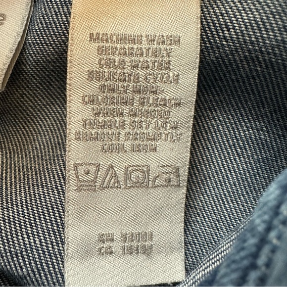 Liz Claiborne Blue Button Down Shirt - Picture 4 of 8